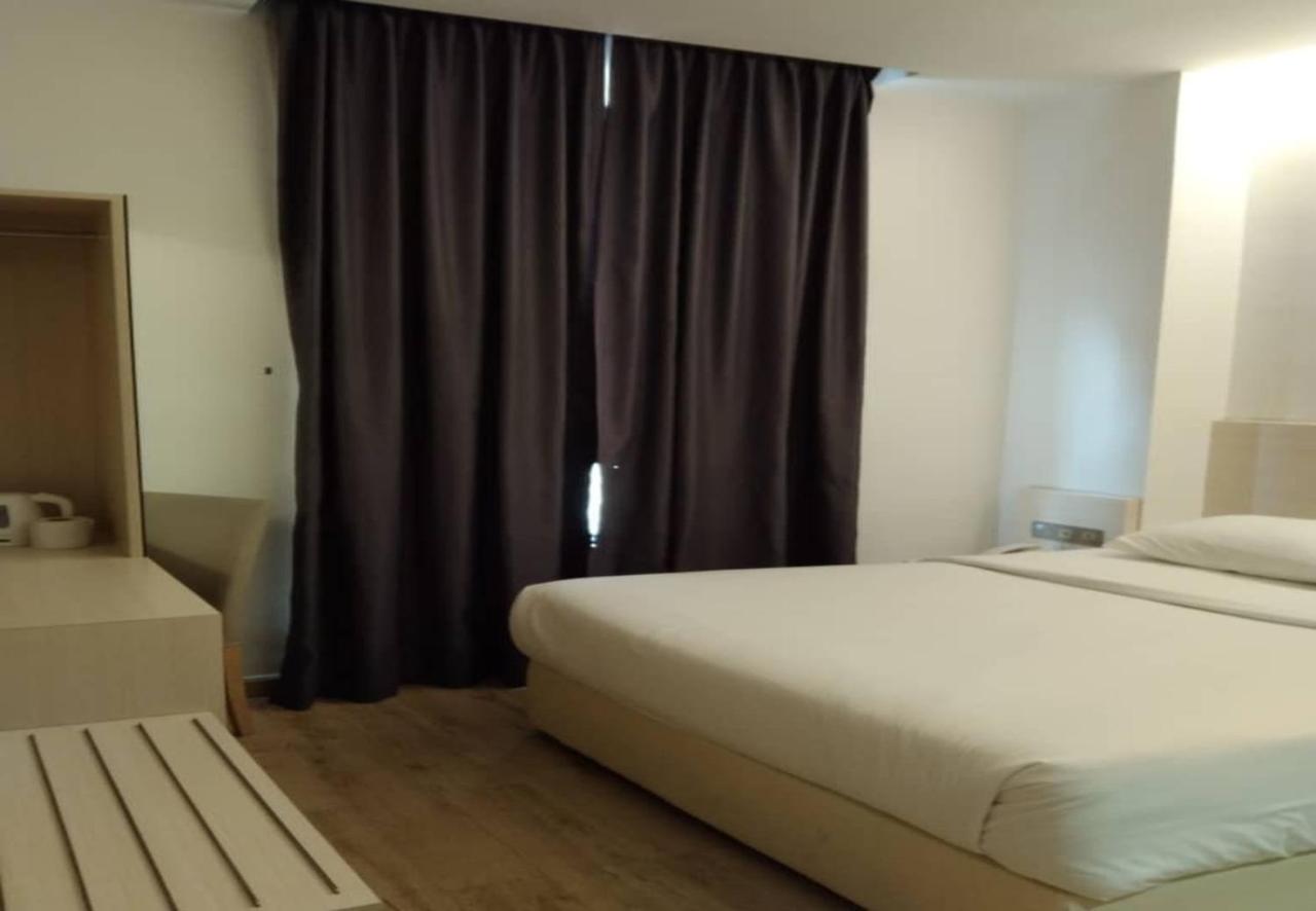 Minimalist Hotel Johor Bahru Eksteriør billede
